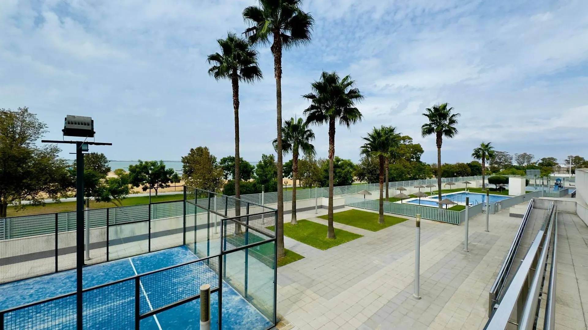 Apartment Bahia Azul Suites, Piscina & Padel San Fernando Spain
