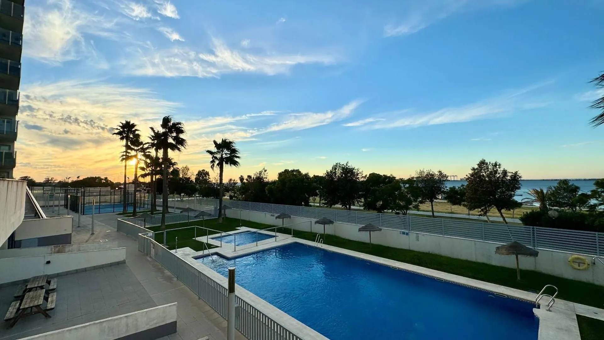 Bahia Azul Suites, Piscina & Padel San Fernando 0*,  Spain